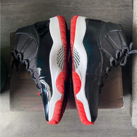 Jordan Bred 11 - Picture 5 of 7
